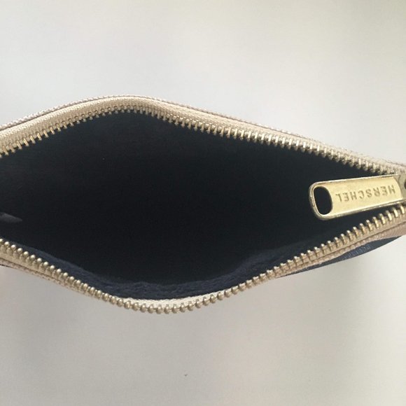 Herschel Field Pouch - Picture 5 of 5